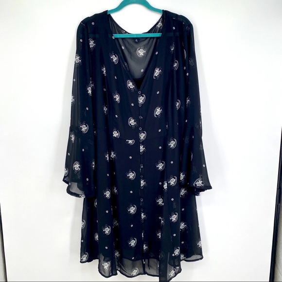 torrid Dresses & Skirts - Torrid sheer chiffon dress black floral 4X